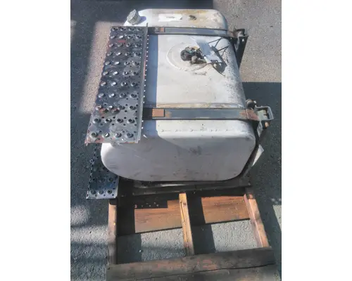 INTERNATIONAL 4400 FUEL TANK