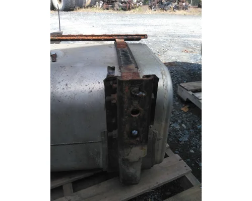 INTERNATIONAL 4400 FUEL TANK