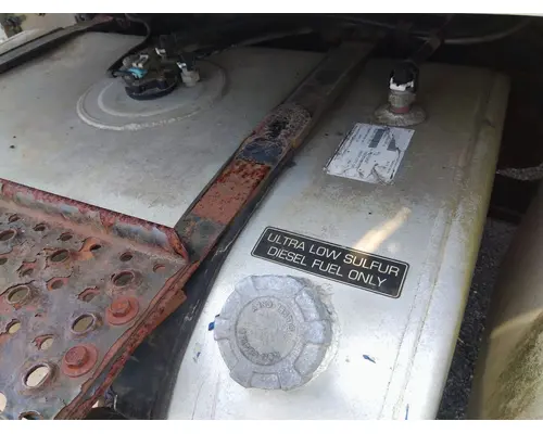 INTERNATIONAL 4400 FUEL TANK