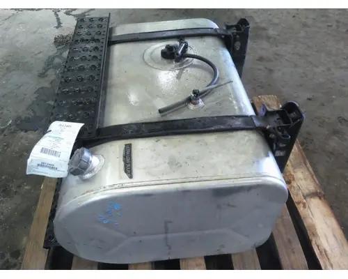 INTERNATIONAL 4400 FUEL TANK