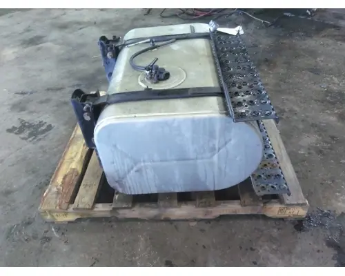 INTERNATIONAL 4400 FUEL TANK