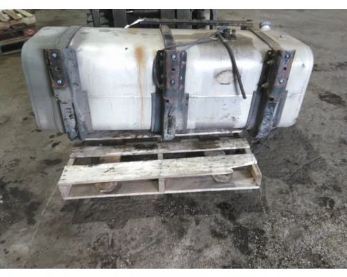 INTERNATIONAL 4400 FUEL TANK