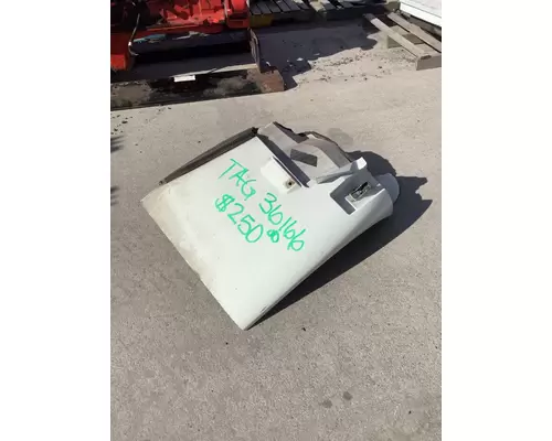 INTERNATIONAL 4400 Fender Extension