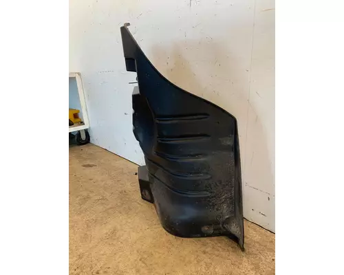 INTERNATIONAL 4400 Fender Extension