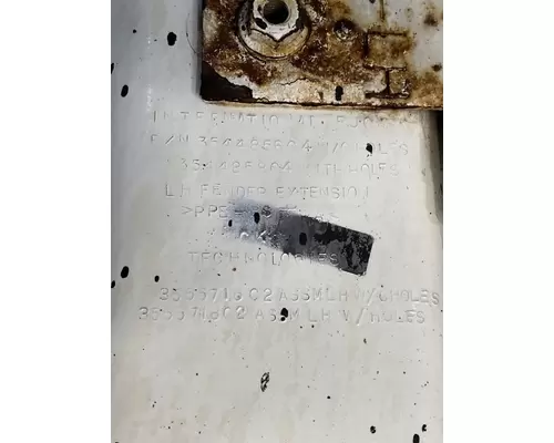 INTERNATIONAL 4400 Fender Extension