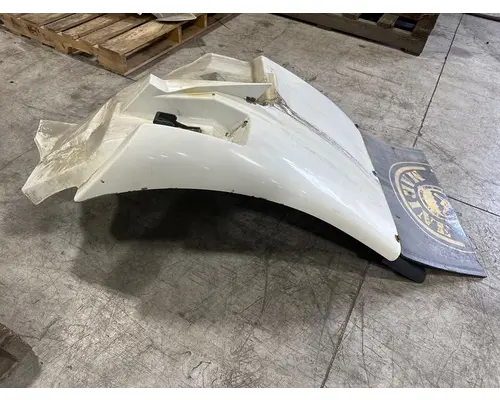 INTERNATIONAL 4400 Fender Extension