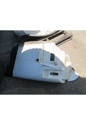 INTERNATIONAL 4400 Fender Extension
