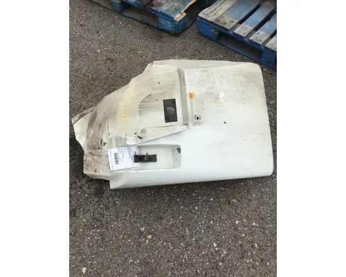 INTERNATIONAL 4400 Fender Extension