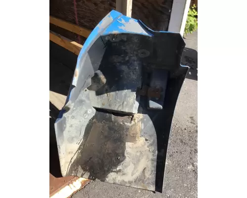INTERNATIONAL 4400 Fender Extension