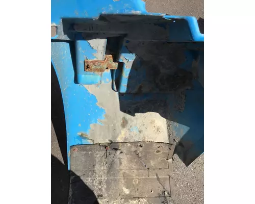 INTERNATIONAL 4400 Fender Extension