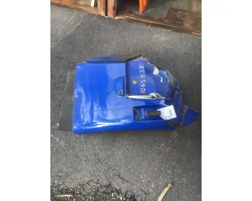 INTERNATIONAL 4400 Fender Extension