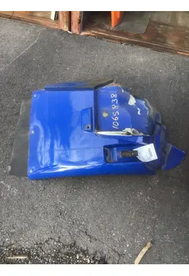 INTERNATIONAL 4400 Fender Extension