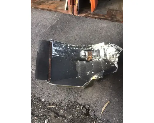 INTERNATIONAL 4400 Fender Extension