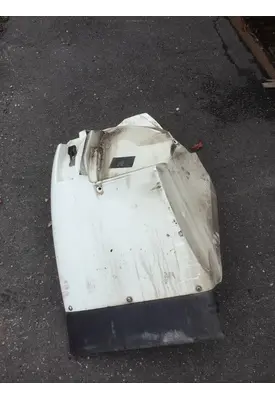 INTERNATIONAL 4400 Fender Extension