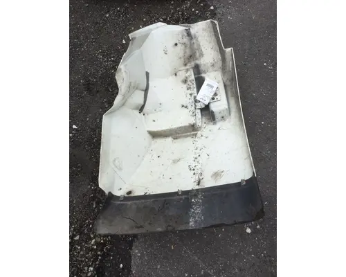 INTERNATIONAL 4400 Fender Extension