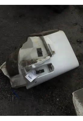 INTERNATIONAL 4400 Fender Extension