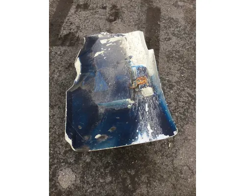 INTERNATIONAL 4400 Fender Extension