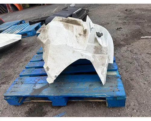 INTERNATIONAL 4400 Fender Extension