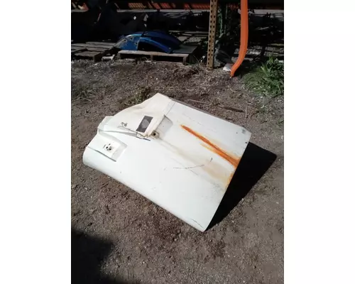 INTERNATIONAL 4400 Fender Extension