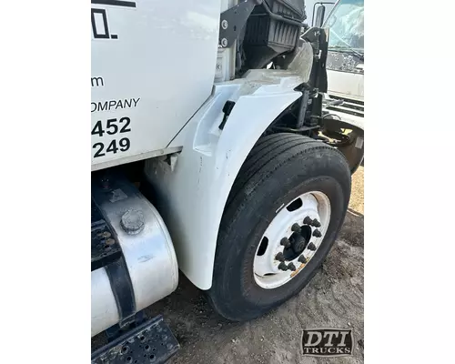 INTERNATIONAL 4400 Fender Extension