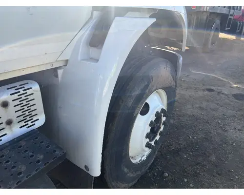 INTERNATIONAL 4400 Fender Extension