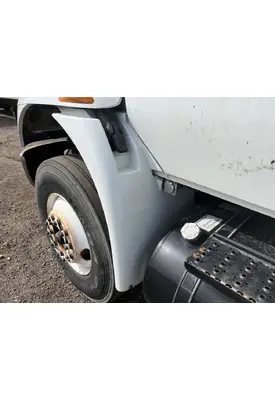 INTERNATIONAL 4400 Fender Extension