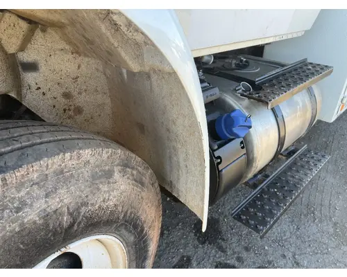 INTERNATIONAL 4400 Fender Extension
