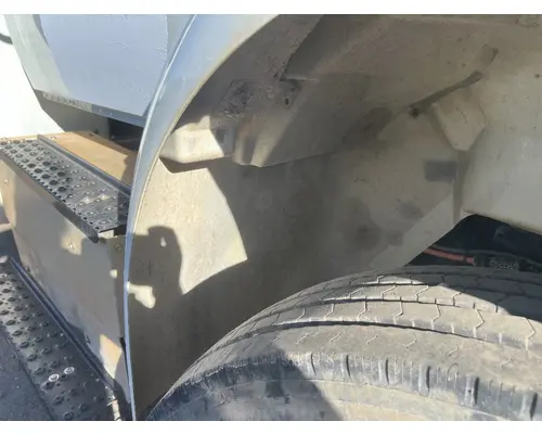 INTERNATIONAL 4400 Fender Extension
