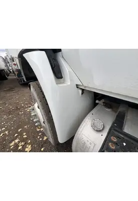 INTERNATIONAL 4400 Fender Extension