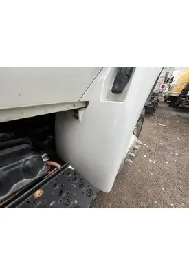 INTERNATIONAL 4400 Fender Extension