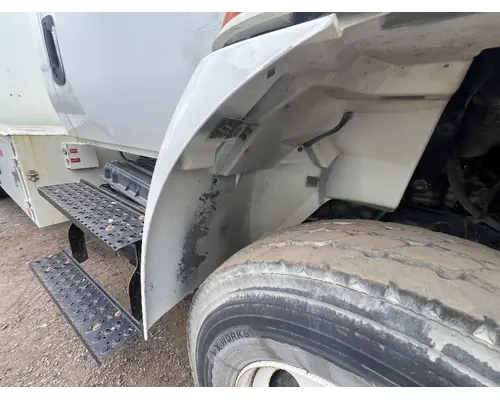 INTERNATIONAL 4400 Fender Extension