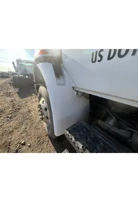 INTERNATIONAL 4400 Fender Extension