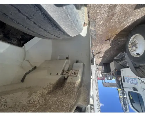 INTERNATIONAL 4400 Fender Extension