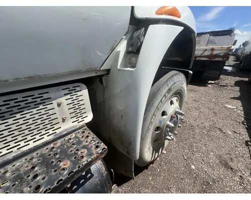 INTERNATIONAL 4400 Fender Extension