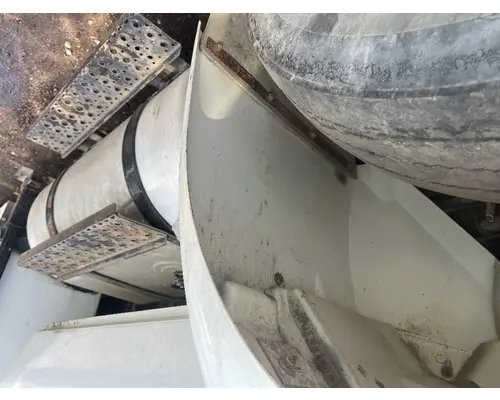INTERNATIONAL 4400 Fender Extension