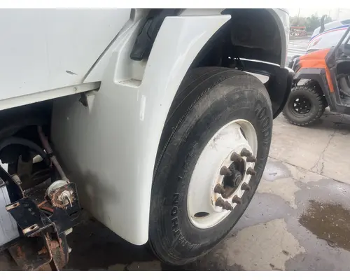 INTERNATIONAL 4400 Fender Extension