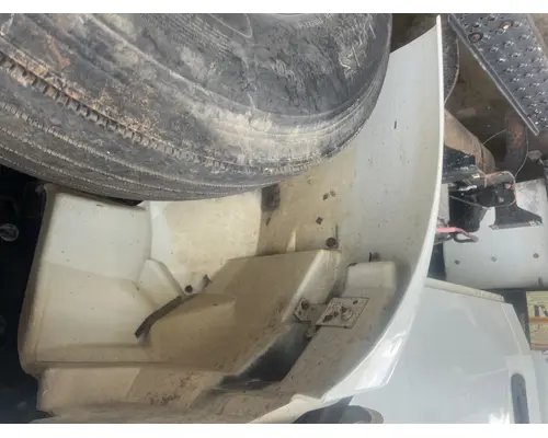 INTERNATIONAL 4400 Fender Extension