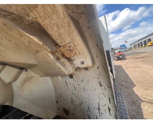 INTERNATIONAL 4400 Fender Extension