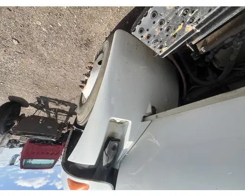 INTERNATIONAL 4400 Fender Extension