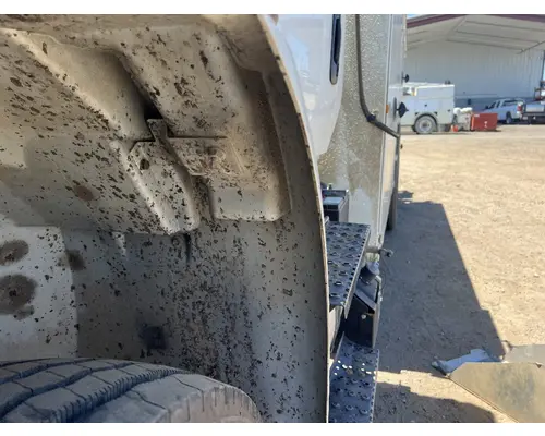 INTERNATIONAL 4400 Fender Extension