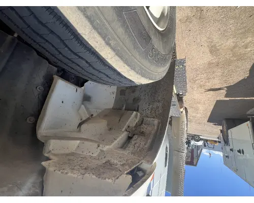 INTERNATIONAL 4400 Fender Extension