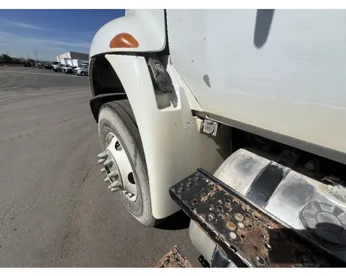 INTERNATIONAL 4400 Fender Extension