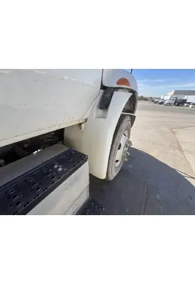 INTERNATIONAL 4400 Fender Extension