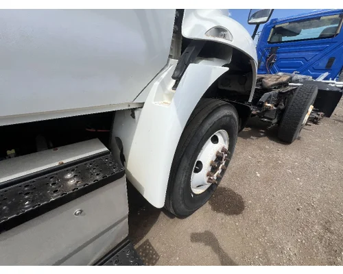 INTERNATIONAL 4400 Fender Extension