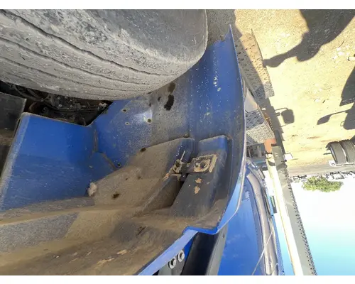 INTERNATIONAL 4400 Fender Extension