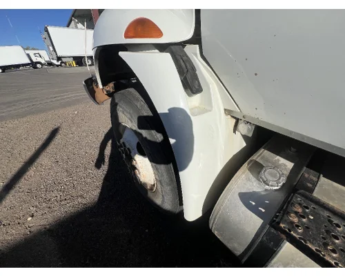 INTERNATIONAL 4400 Fender Extension