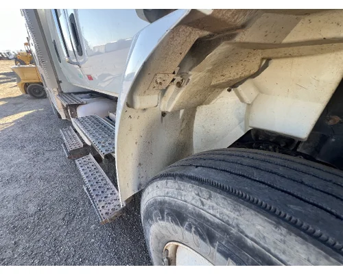 INTERNATIONAL 4400 Fender Extension