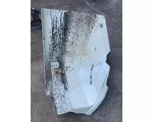 INTERNATIONAL 4400 Fender