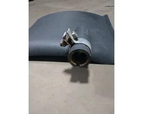 INTERNATIONAL 4400 Fender