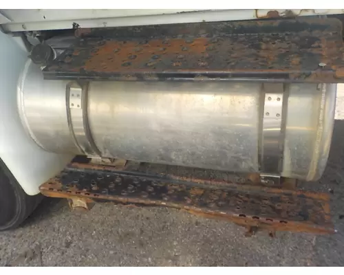 INTERNATIONAL 4400 Fuel Tank